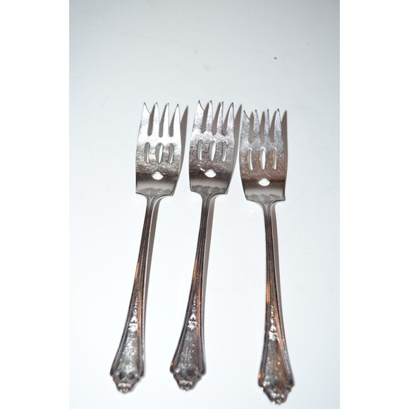 Gorham SHELBURNE Silverplate GM Co Salad Dessert Forks Monogram E 3pc - Picture 2 of 7